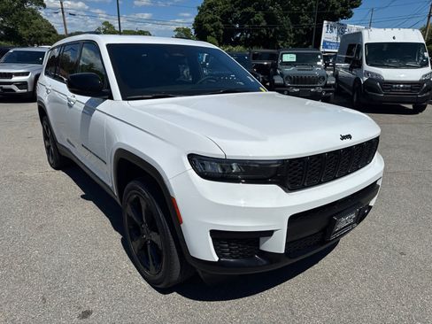 Used 2023 Jeep Grand Cherokee L Laredo AWD/4WD image 8