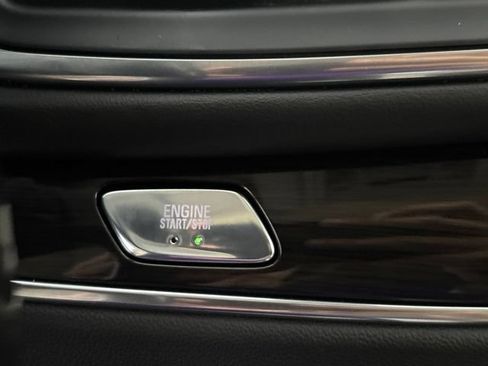 Used 2023 Buick Enclave Essence AWD/4WD image 13