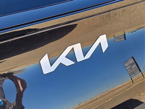 Used 2024 Kia Sportage LX image 13