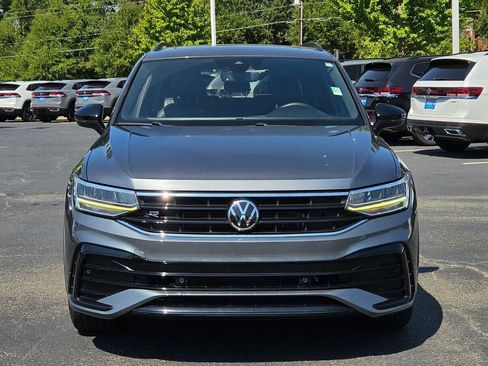 Used 2024 Volkswagen Tiguan SE R-Line FWD image 8