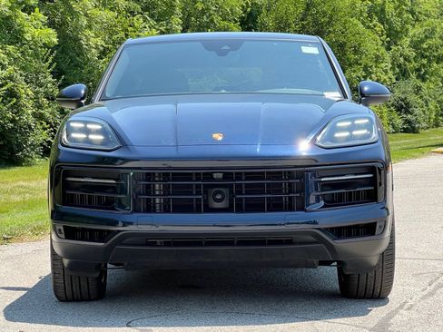 Certified 2024 Porsche Cayenne Coupe AWD/4WD image 7
