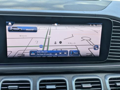 Used 2024 Mercedes-Benz GLS 450 4MATIC image 23