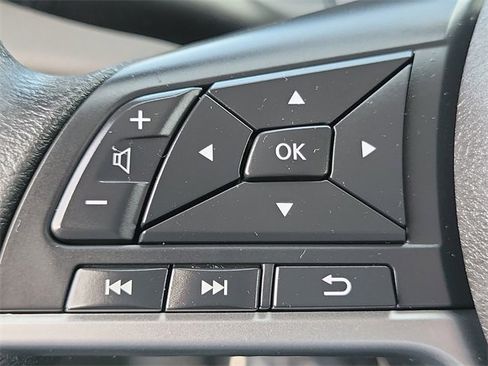 Used 2020 Nissan Versa SV image 8