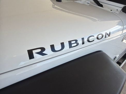 Used 2013 Jeep Wrangler Unlimited Rubicon w/ Connectivity Group AWD/4WD image 13