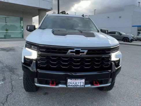 Used 2023 Chevrolet Silverado 1500 ZR2 w/ Technology Package image 3