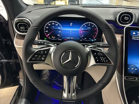 New 2026 Mercedes-Benz GLC 300 4MATIC image 11