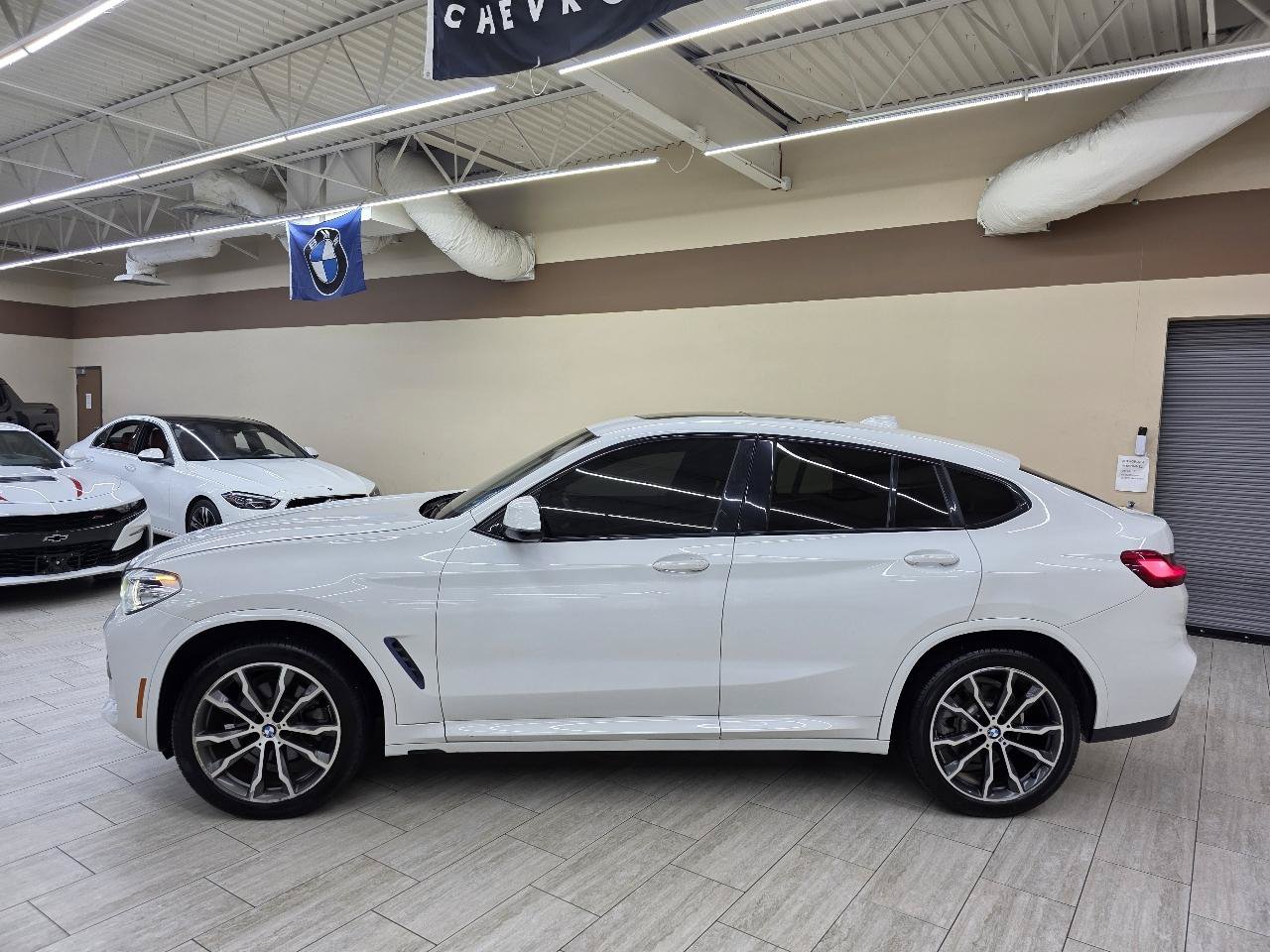 Used 2020 BMW X4 xDrive30i w/ M Sport Package 2 AWD/4WD image 9