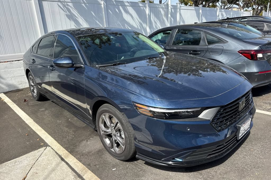 Used 2025 Honda Accord EX-L image 2