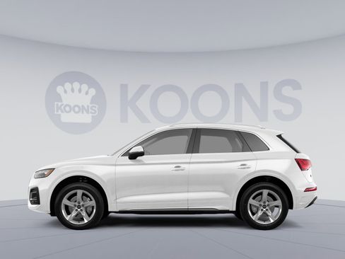 Used 2023 Audi Q5 2.0T Premium w/ Convenience Package AWD/4WD image 2