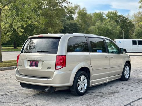 Used 2013 Dodge Grand Caravan Crew FWD image 6