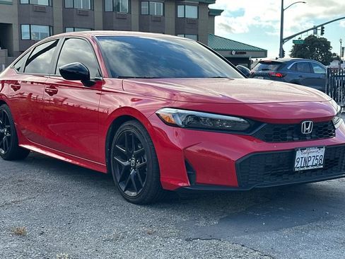 Used 2025 Honda Civic Sport image 2