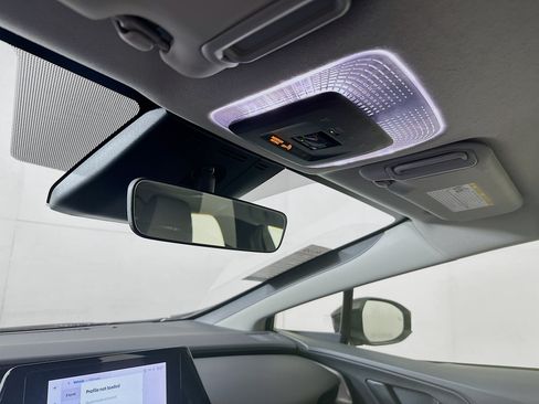 Used 2023 Toyota Prius LE FWD image 18