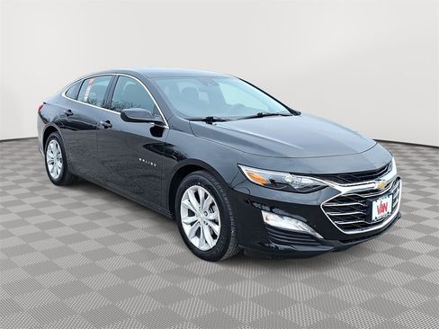 Used 2025 Chevrolet Malibu LT image 3