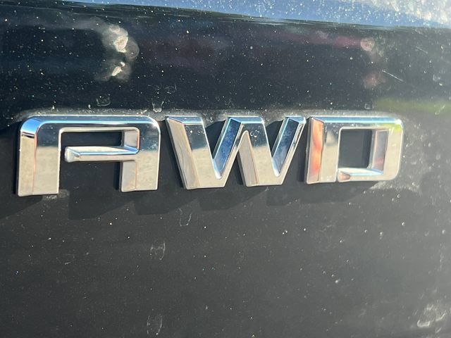 Used 2026 Chevrolet Traverse LT AWD/4WD image 2