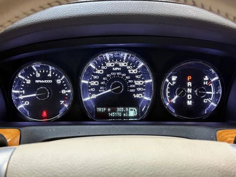 Used 2010 Lincoln MKS image 28