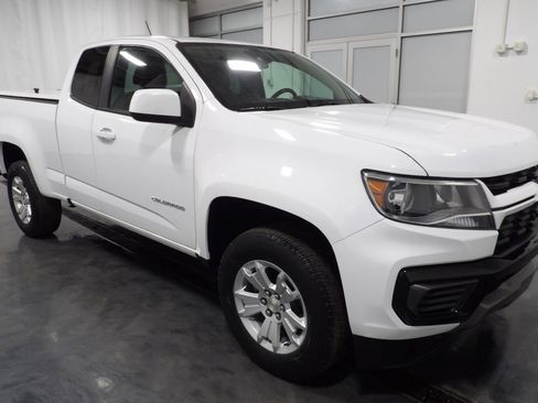 Used 2022 Chevrolet Colorado LT w/ Fleet Safety Package RWD image 2