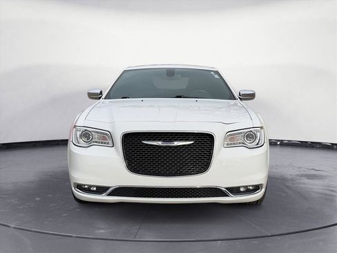 Used 2020 Chrysler 300 Limited image 9