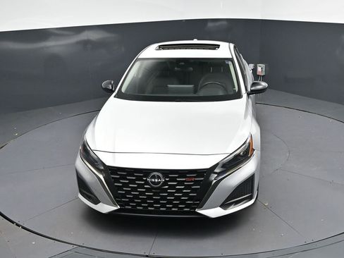 Used 2024 Nissan Altima 2.5 SR w/ SR Premium Package image 37