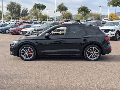 Used 2024 Audi Q5 e Premium Plus image 3