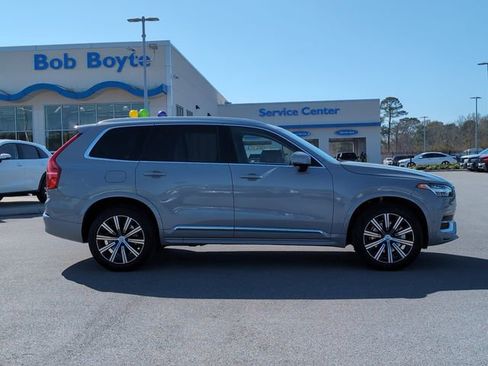 Used 2025 Volvo XC90 B6 Plus image 2