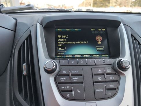 Used 2017 Chevrolet Equinox LT w/ Convenience Package image 16