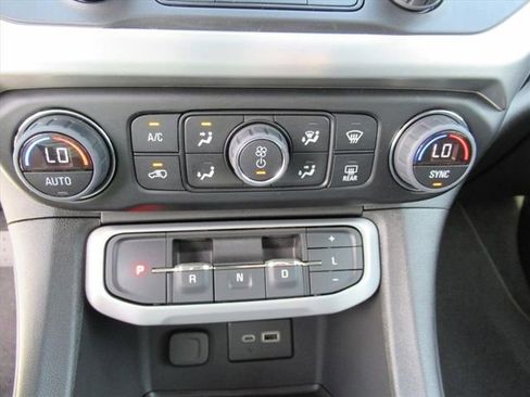 Used 2023 GMC Acadia SLE w/ Driver Convenience Package AWD/4WD image 23