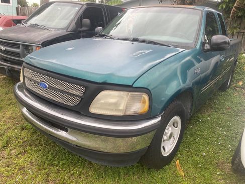 Used 1997 Ford F150 2WD SuperCab image 2