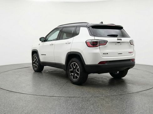 Used 2025 Jeep Compass Trailhawk AWD/4WD image 6