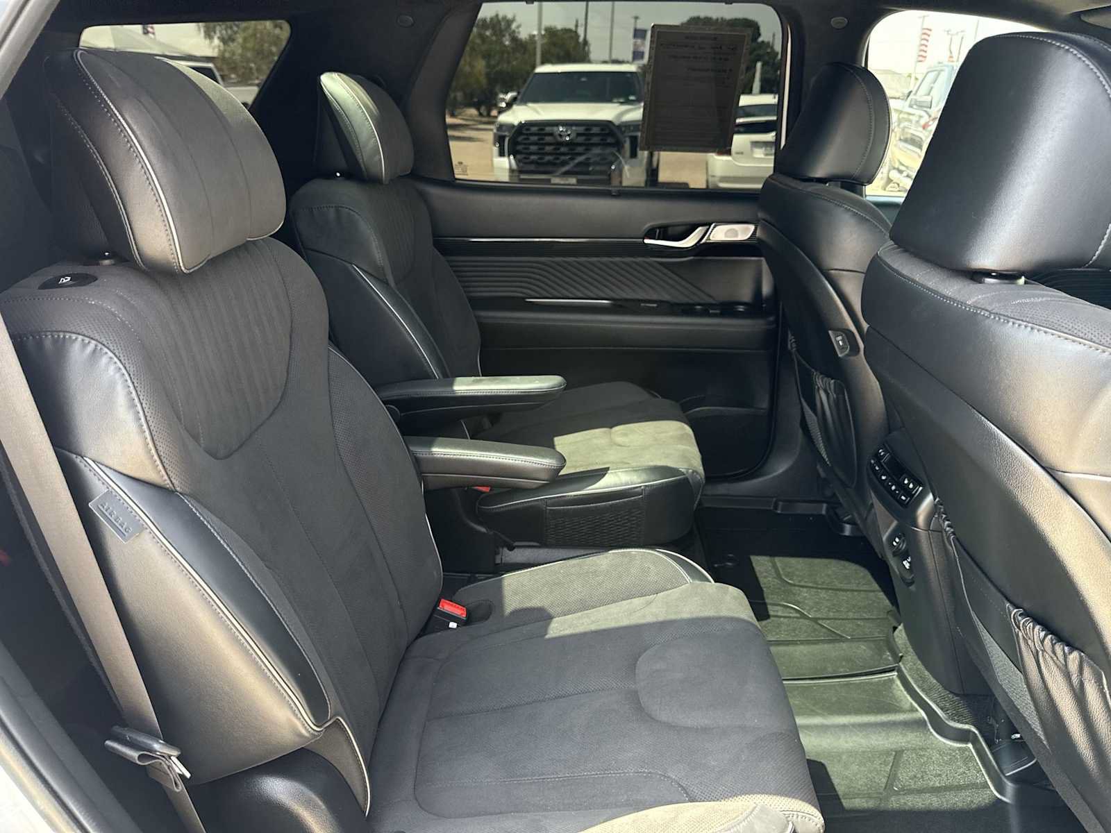 Used 2025 Hyundai Palisade Calligraphy AWD/4WD image 17
