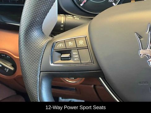 Used 2022 Maserati Quattroporte GT image 11