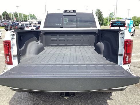 New 2026 RAM 3500 Laramie AWD/4WD image 18