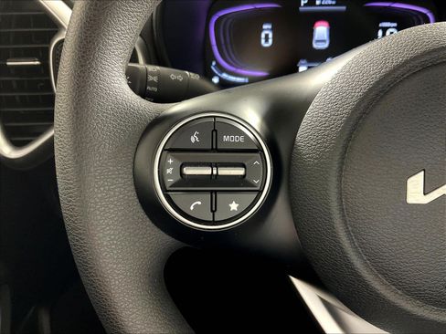 Used 2024 Kia Soul LX w/ Option Group 015 FWD image 10