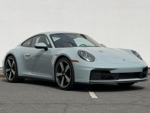 Used 2025 Porsche 911 Carrera RWD image 29