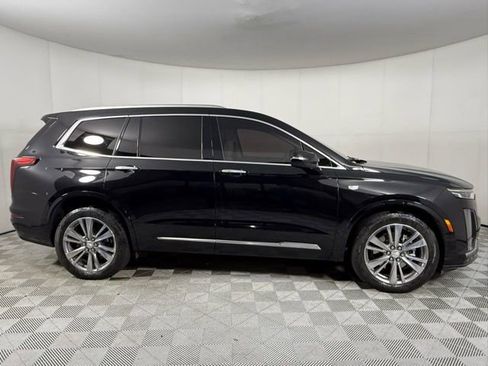 Certified 2023 Cadillac XT6 Premium Luxury image 8