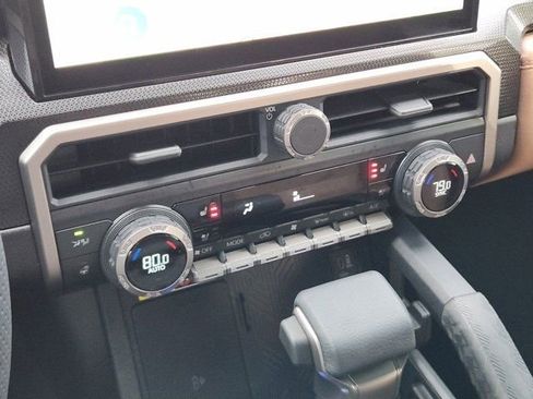 Used 2025 Toyota 4Runner Limited image 23