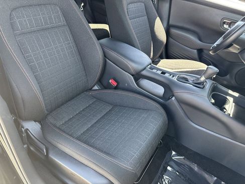 Certified 2025 Honda HR-V Sport image 8