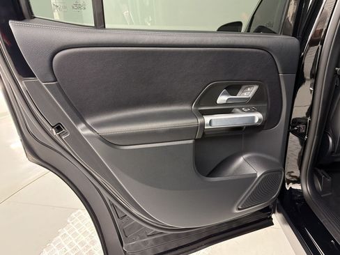 Used 2023 Mercedes-Benz GLB 250 image 14
