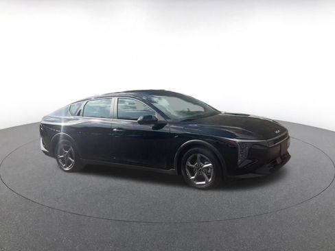 Used 2025 Kia K4 LXS image 16