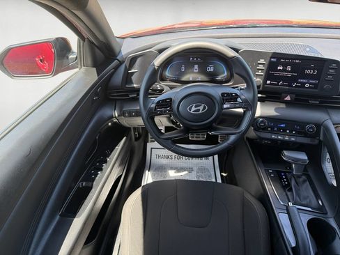 Used 2025 Hyundai Elantra Sport FWD image 12