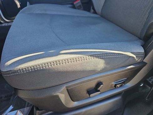 Used 2024 RAM 2500 Big Horn image 28