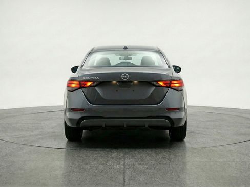 Used 2025 Nissan Sentra SV image 7
