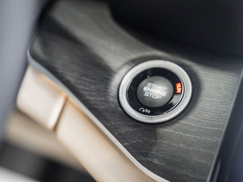 New 2025 Jeep Grand Cherokee L Limited w/ Luxury Tech Group II image 26