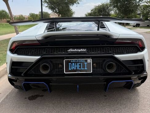 Used 2021 Lamborghini Huracan EVO RWD image 6
