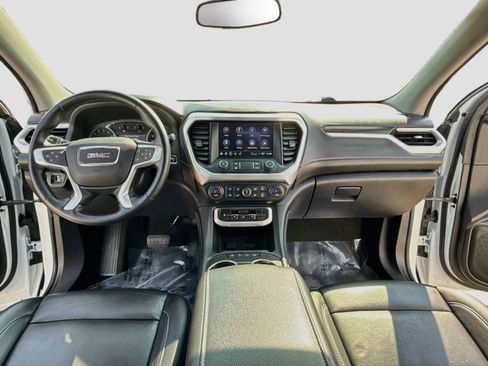 Used 2023 GMC Acadia SLT FWD image 3