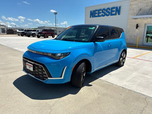 Used 2024 Kia Soul GT-Line FWD image 3
