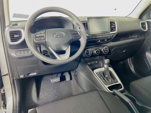 New 2026 Hyundai Venue SE image 8