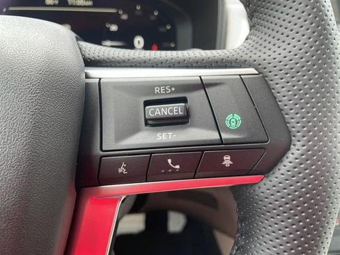 New 2025 Mitsubishi Outlander AWD image 23