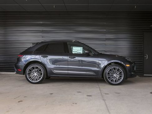 New 2026 Porsche Macan T AWD/4WD image 8