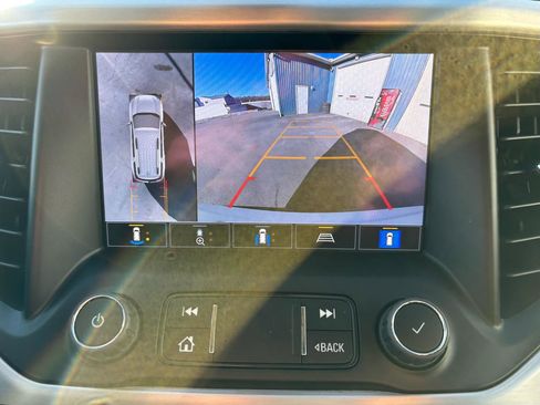 Used 2023 GMC Acadia SLT w/ Elevation Edition image 33