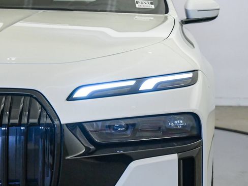 Certified 2023 BMW 740i w/ Parking Assistance Package RWD image 9